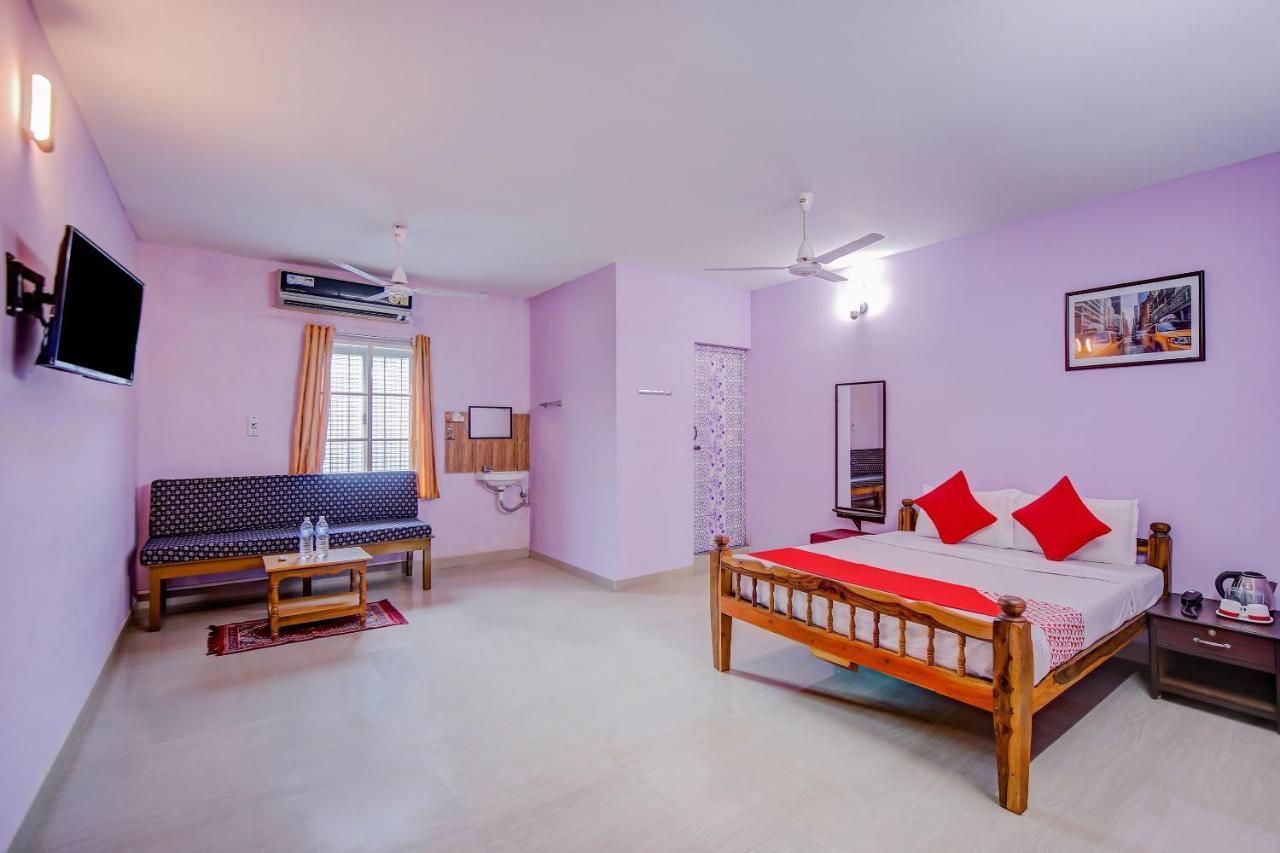 Oyo 81673 D Anchorage Inn Puducherry Buitenkant foto