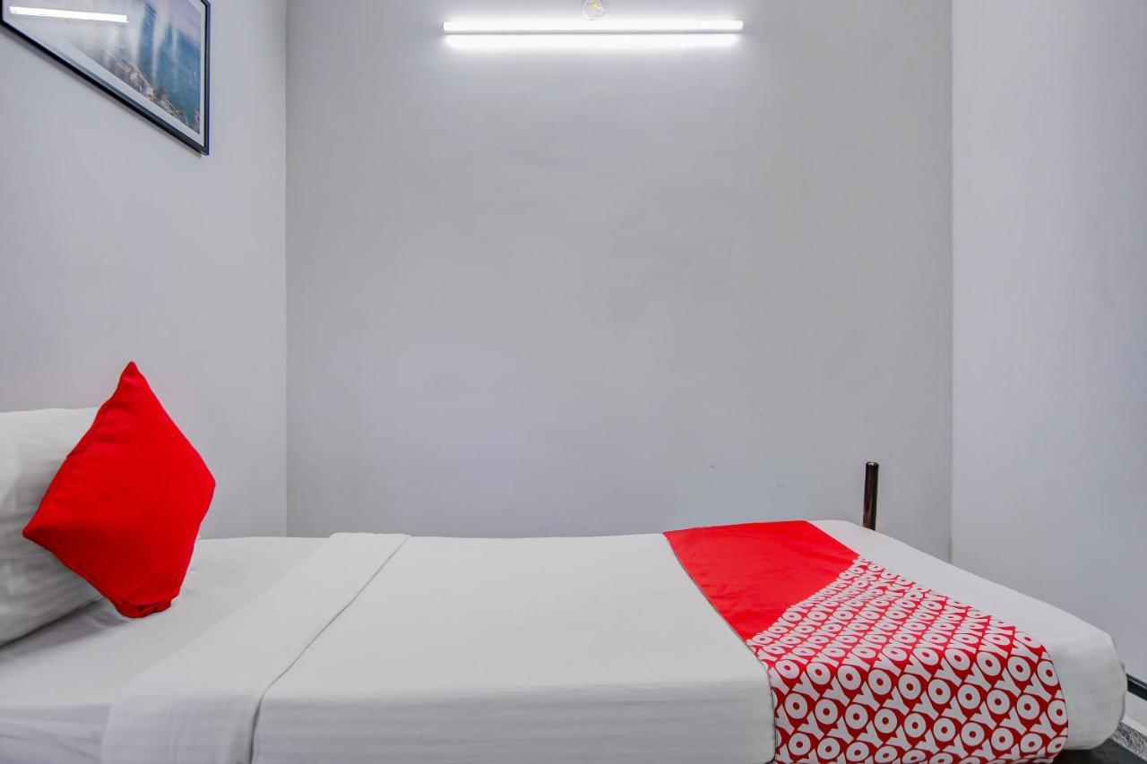 Oyo 81673 D Anchorage Inn Puducherry Buitenkant foto